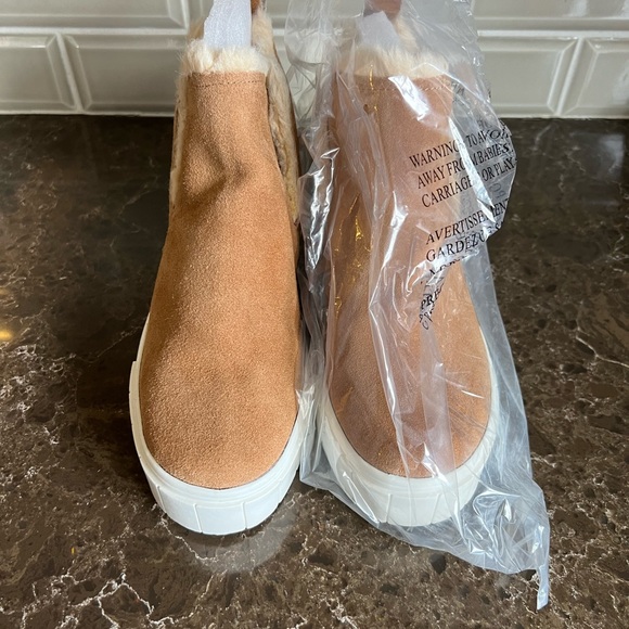 Dolce Vita boot shoe. Never been worn. Size 7.5 Chestnut suede - Picture 3 of 5